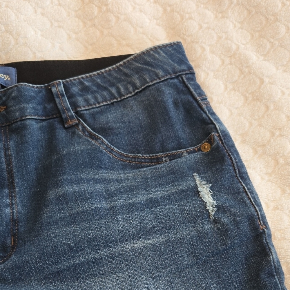 Classic Indigo Straight-Leg Jeans - Picture 4 of 13